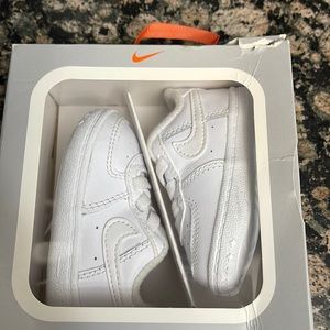Nike Force 1 crib booties (baby)